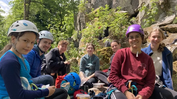 Jugendgruppe an der Steinwand | © DAV Offenbach Jugendgruppe an der Steinwand | © DAV Offenbach