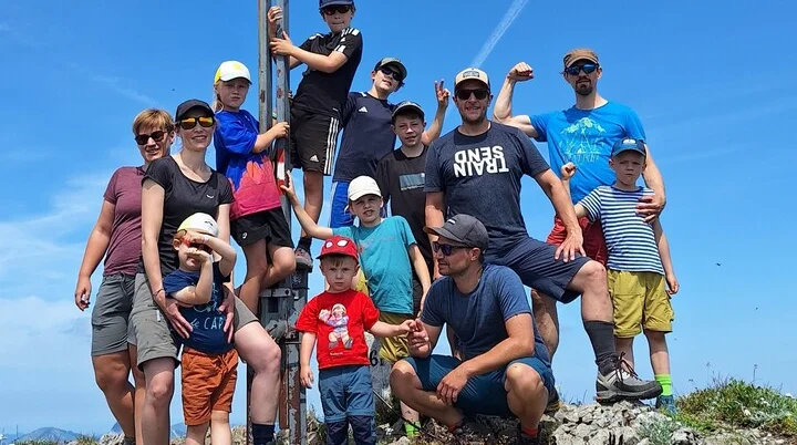 Familiengruppe am Gipfelkruez | © DAV Offenbach Familiengruppe am Gipfelkruez | © DAV Offenbach